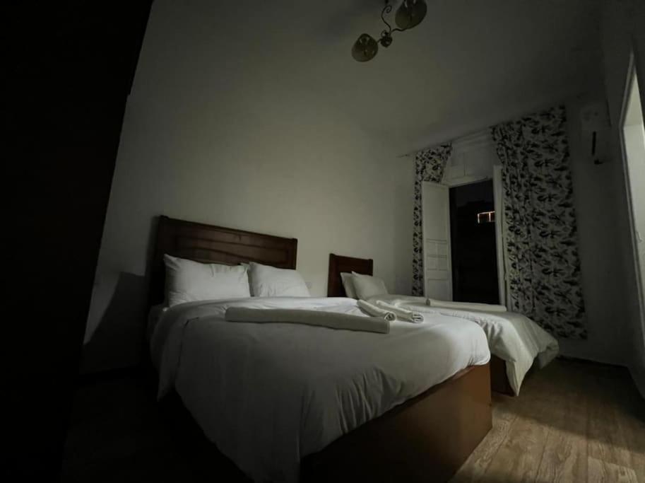 Charming With Italian Architectural Style Appartamento